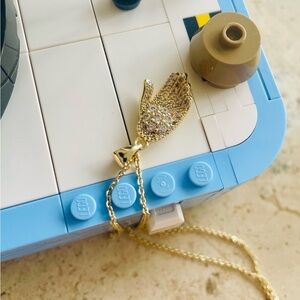 18k Gold Plated Hand Pendant Necklace NWOT